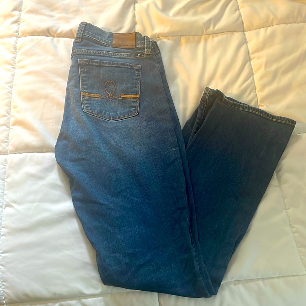Women’s boot cut jean size 8
